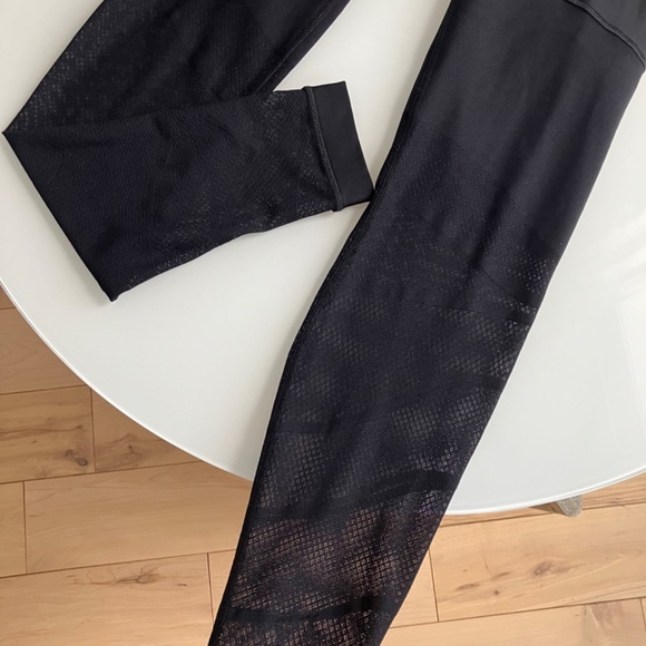 Lululemon leggings size 4 - Picture 2 of 6